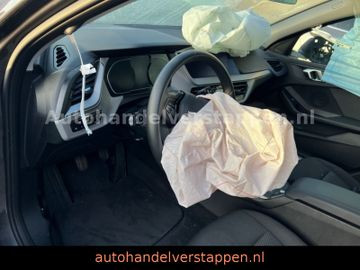 BMW 118 i Lim. Advantage LED Scheinw. Navigation