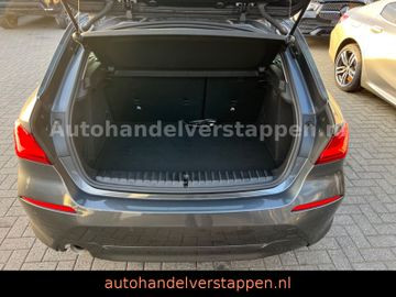 BMW 118 i Lim. Advantage LED Scheinw. Navigation