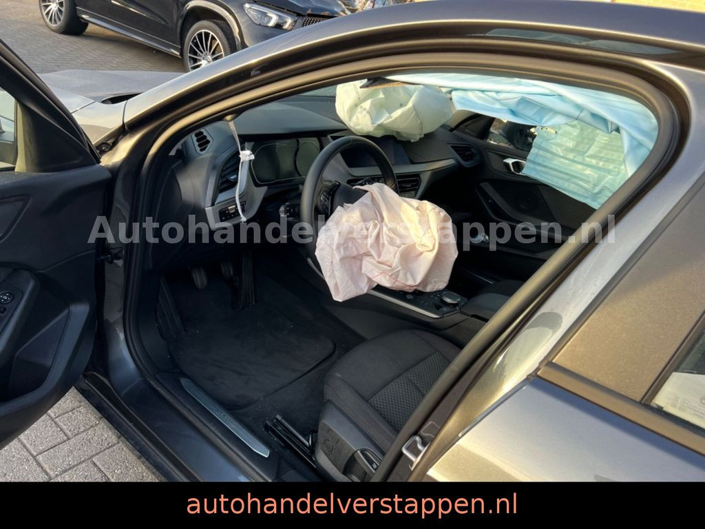 BMW 118 i Lim. Advantage LED Scheinw. Navigation
