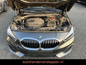 BMW 118 i Lim. Advantage LED Scheinw. Navigation