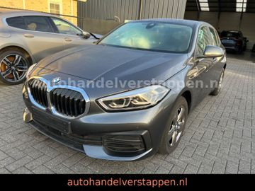 BMW 118 i Lim. Advantage LED Scheinw. Navigation