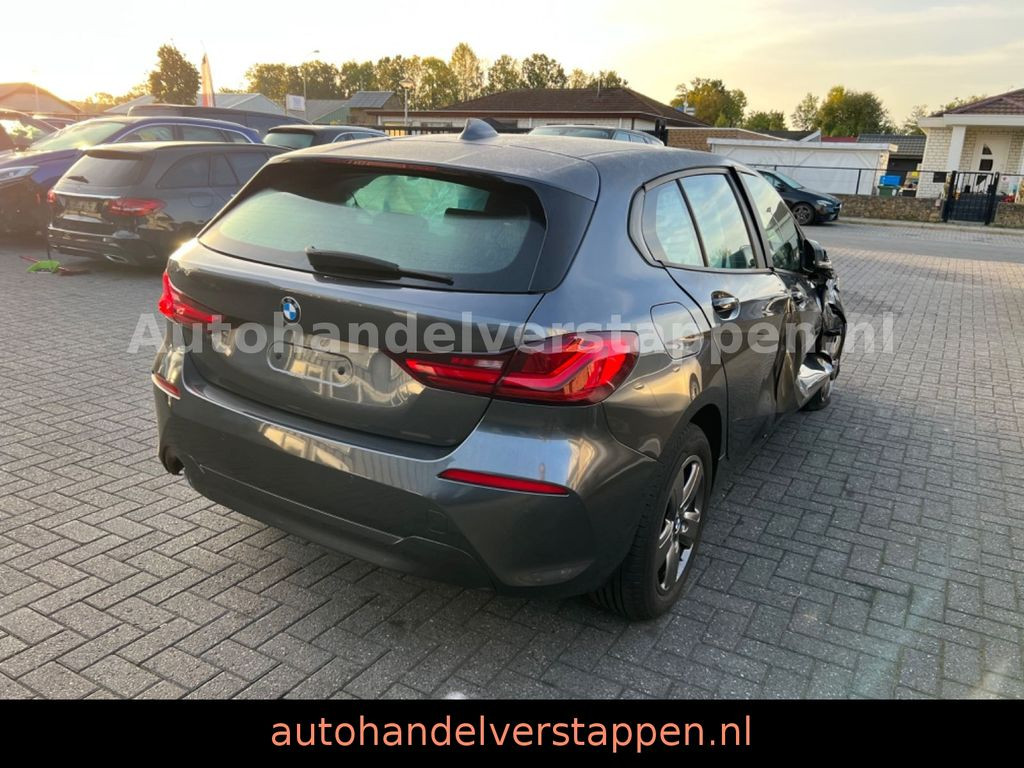 BMW 118 i Lim. Advantage LED Scheinw. Navigation