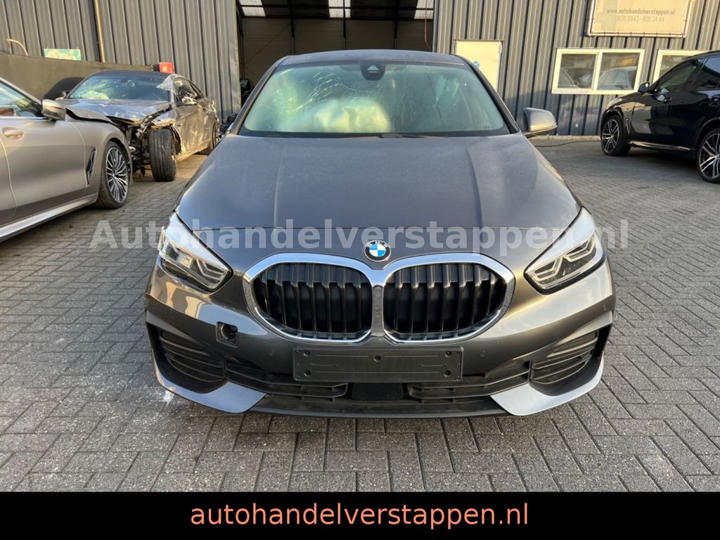 BMW 118 i Lim. Advantage LED Scheinw. Navigation