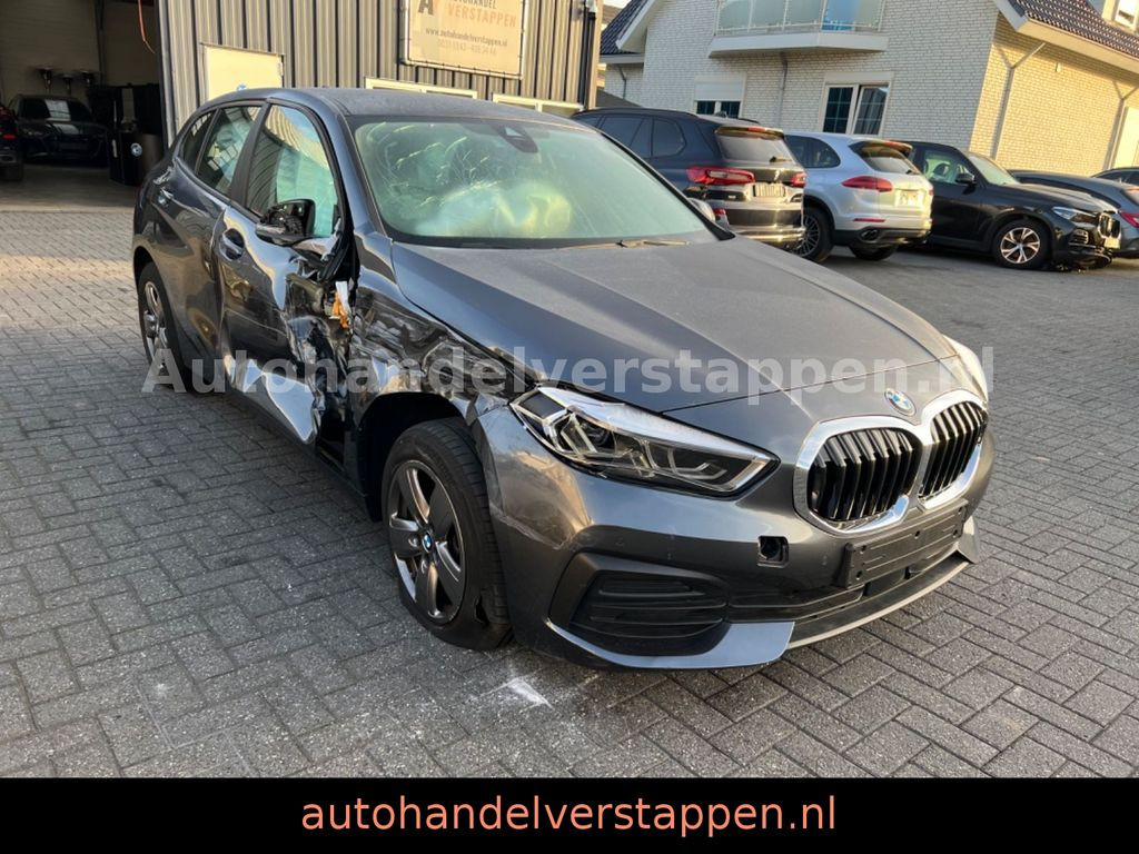 BMW 118 i Lim. Advantage LED Scheinw. Navigation