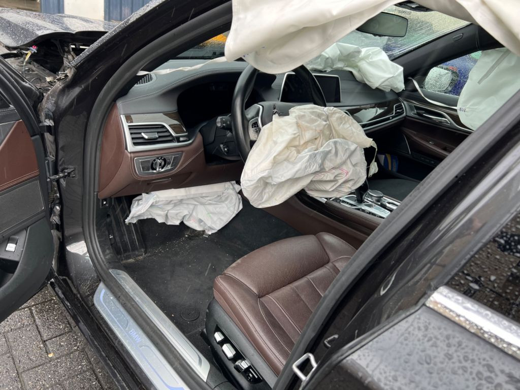 BMW 745E 290KW Plug In Hybrit Individual