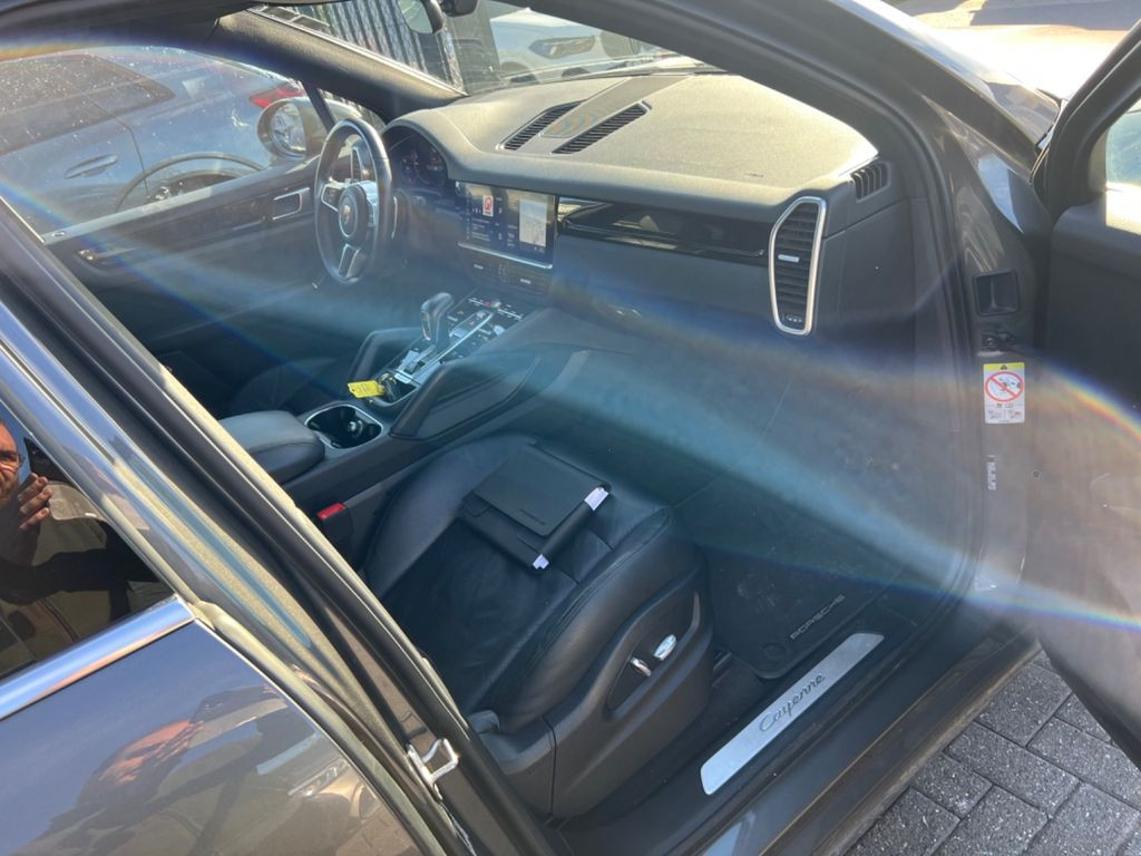 Porsche Cayenne 3.0L V6 Turbo 250KW Panorama