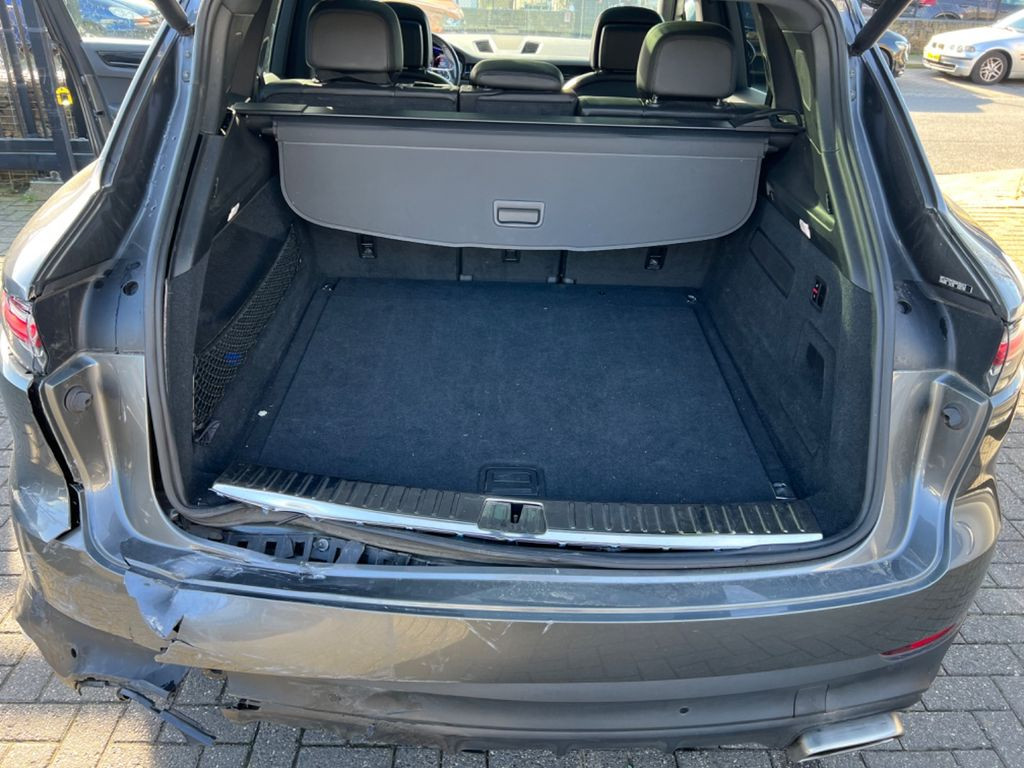 Porsche Cayenne 3.0L V6 Turbo 250KW Panorama