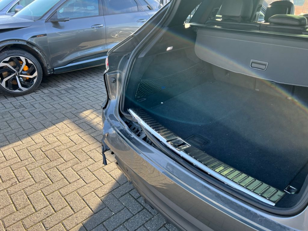 Porsche Cayenne 3.0L V6 Turbo 250KW Panorama
