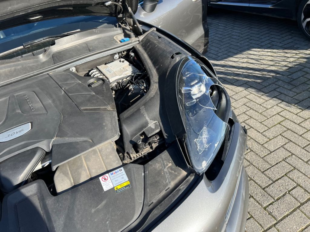 Porsche Cayenne 3.0L V6 Turbo 250KW Panorama