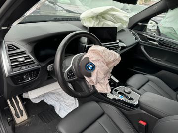 BMW iX3 M-Sportpaket Panorama Leder Navi LED