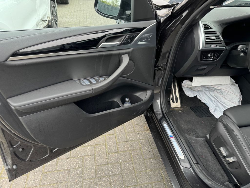 BMW iX3 M-Sportpaket Panorama Leder Navi LED