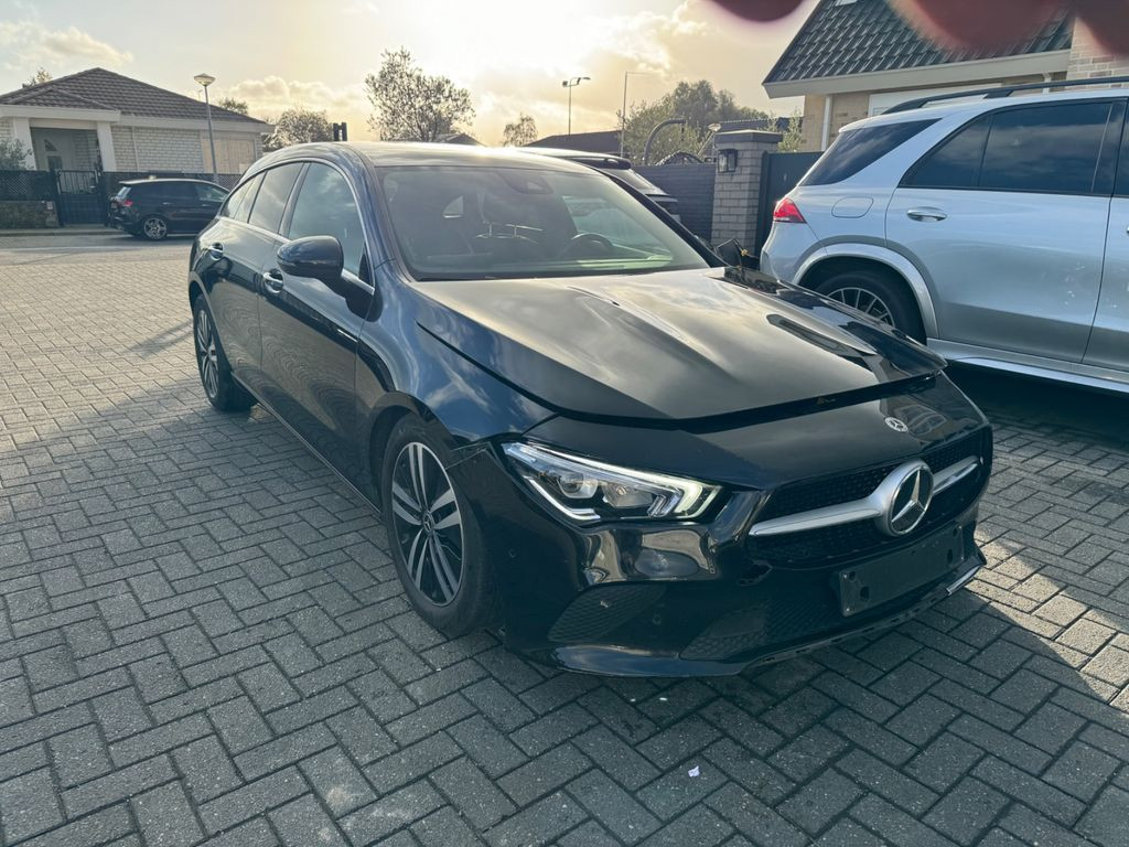 Mercedes-Benz CLA 180 Shooting Brake Urban