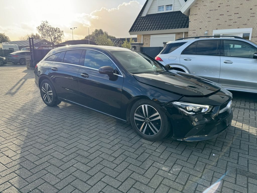 Mercedes-Benz CLA 180 Shooting Brake Urban