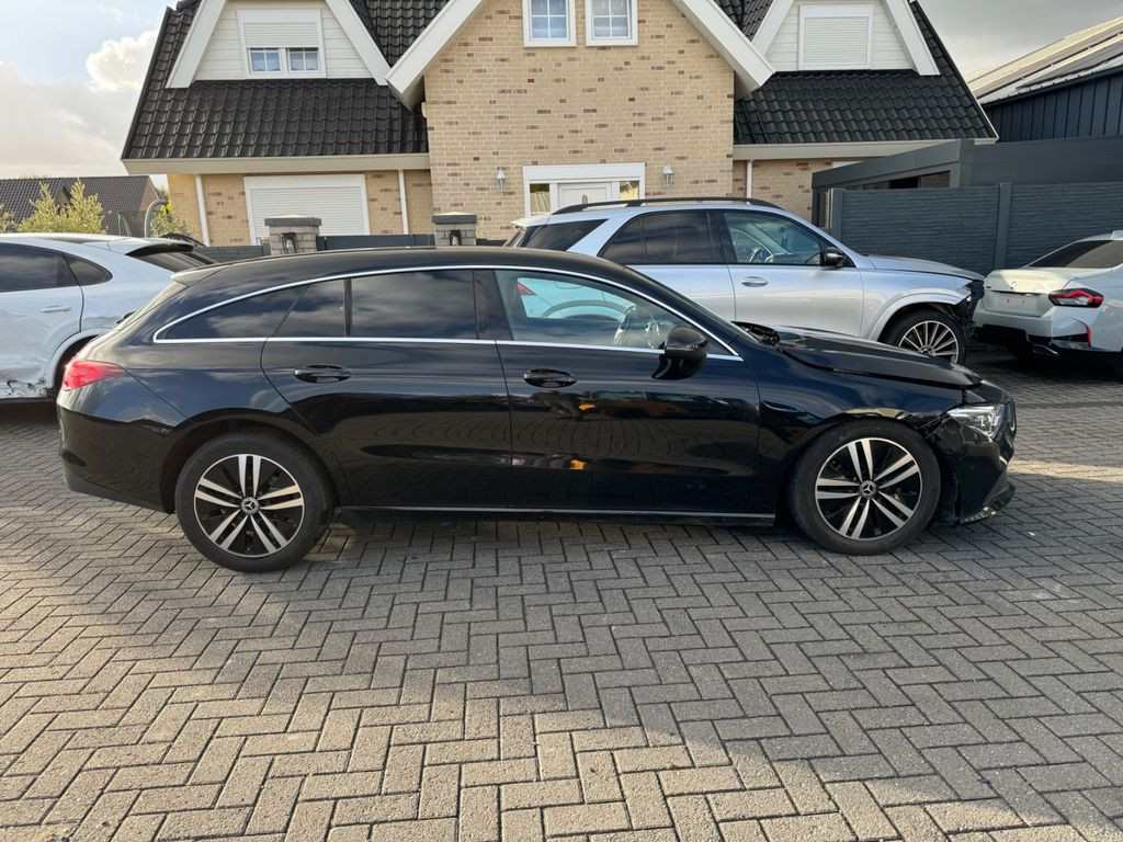 Mercedes-Benz CLA 180 Shooting Brake Urban