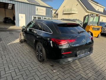 Mercedes-Benz CLA 180 Shooting Brake Urban