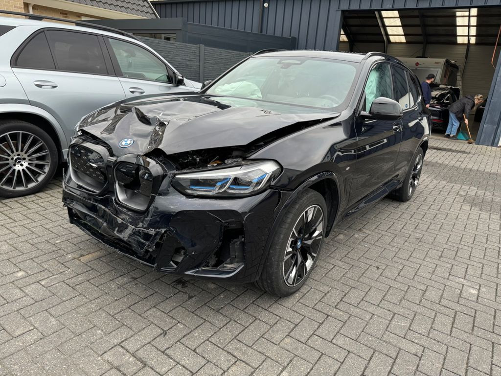 BMW iX3 M-SPORTPAKET HUD/LEDER?LED/20ZOLL