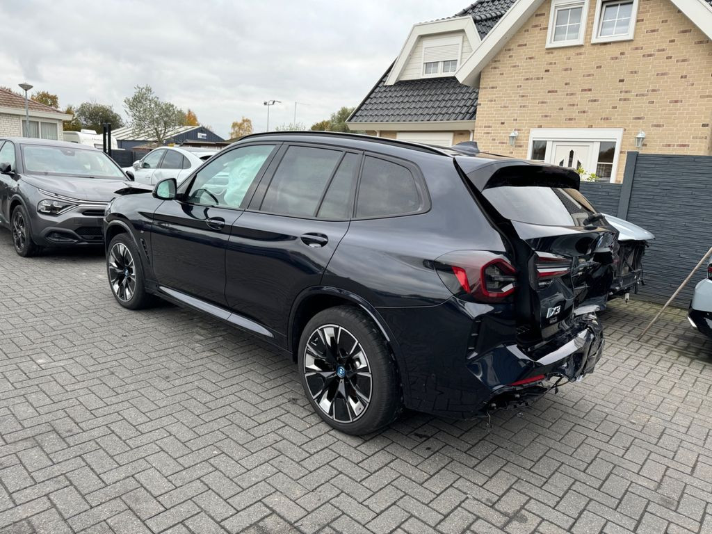 BMW iX3 M-SPORTPAKET HUD/LEDER?LED/20ZOLL