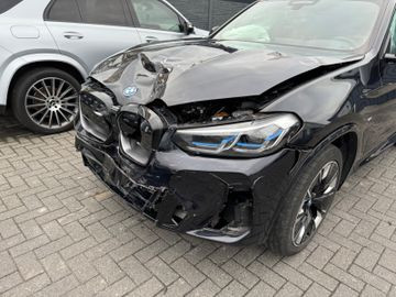 BMW iX3 M-SPORTPAKET HUD/LEDER?LED/20ZOLL