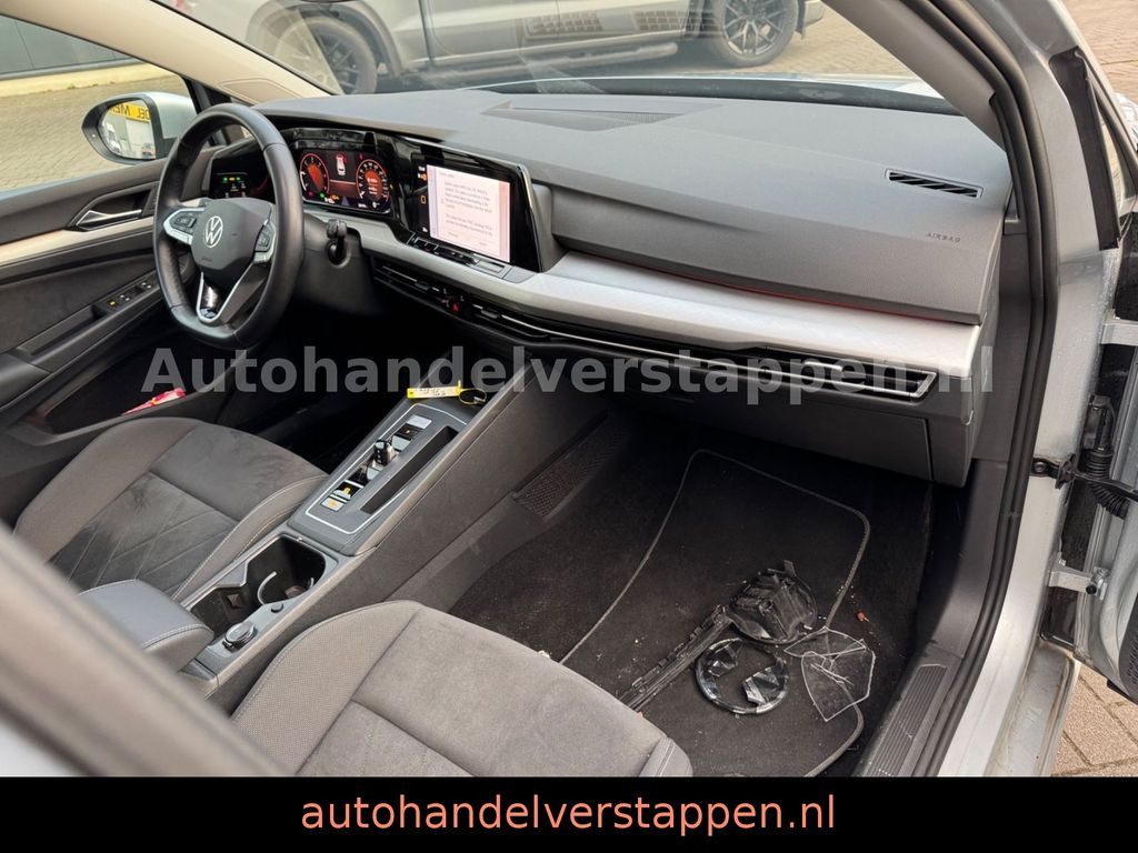 Volkswagen Golf VIII Variant Life 2,0TDI DSG 110KW Navi