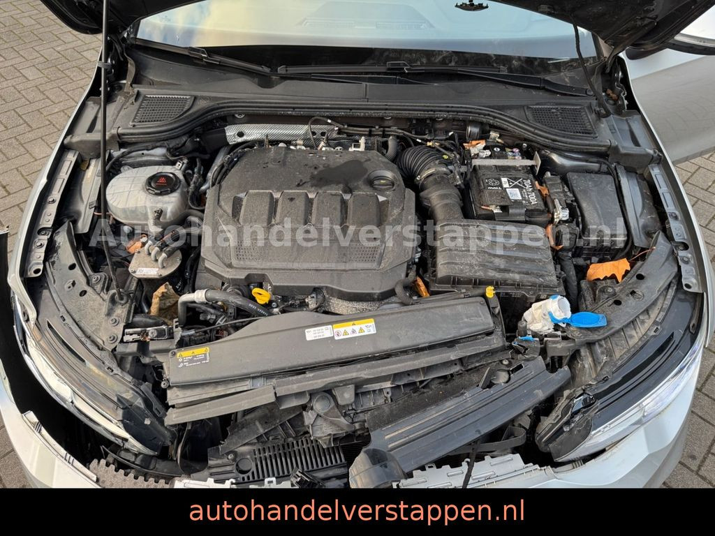 Volkswagen Golf VIII Variant Life 2,0TDI DSG 110KW Navi