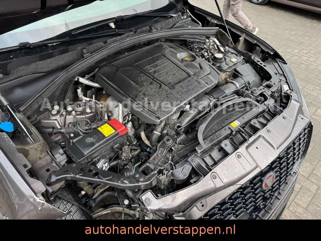 Jaguar F-Pace P400e R-DYNAMIC S AWD Pano