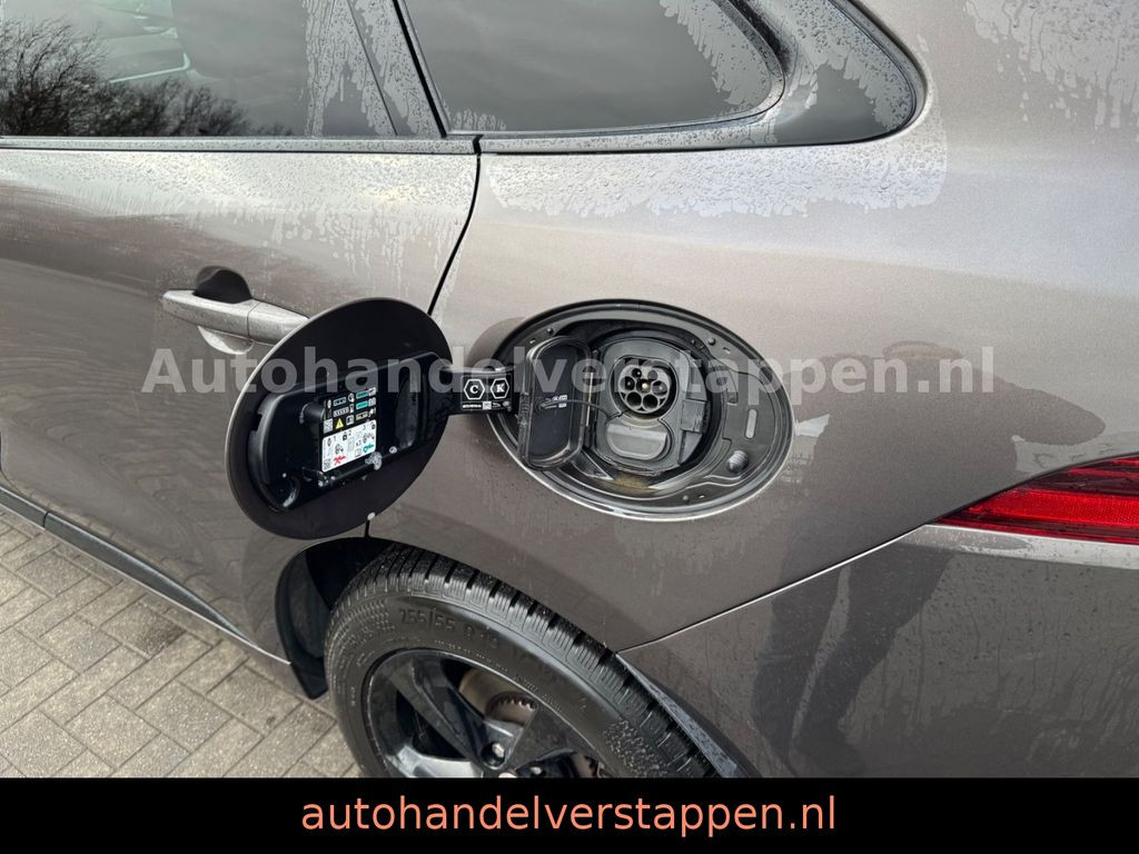 Jaguar F-Pace P400e R-DYNAMIC S AWD Pano