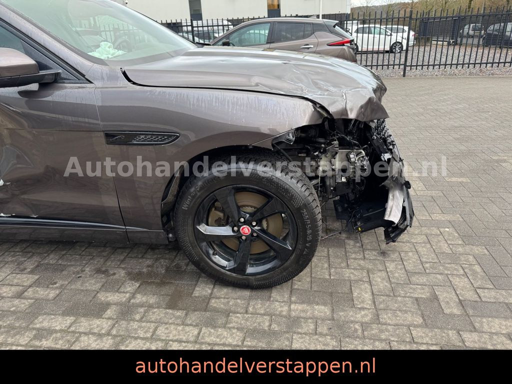 Jaguar F-Pace P400e R-DYNAMIC S AWD Pano