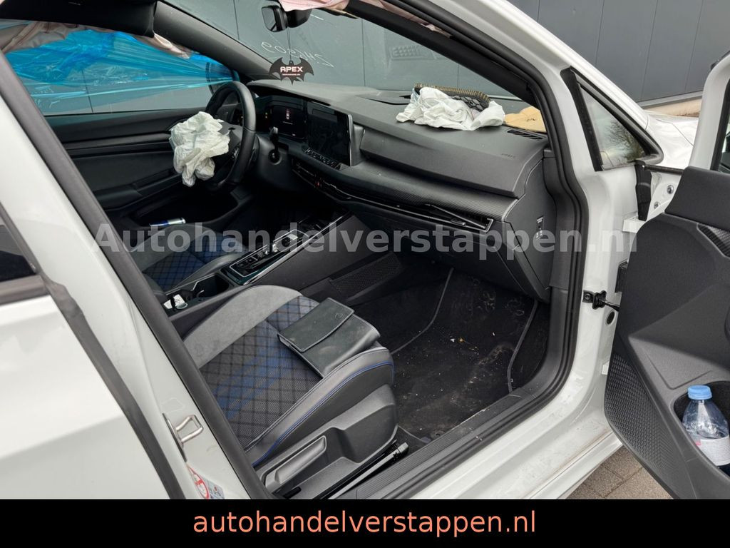 Volkswagen Golf VIII Lim. R 4Motion Performance Panorama