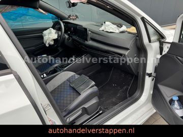 Volkswagen Golf VIII Lim. R 4Motion Performance Panorama