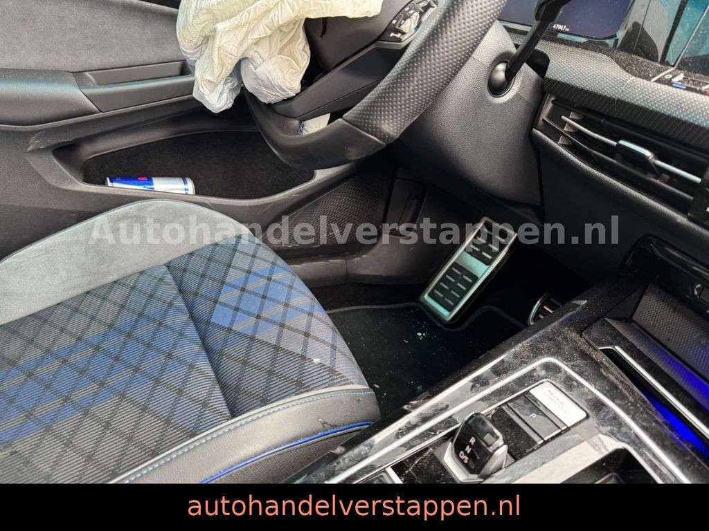 Volkswagen Golf VIII Lim. R 4Motion Performance Panorama