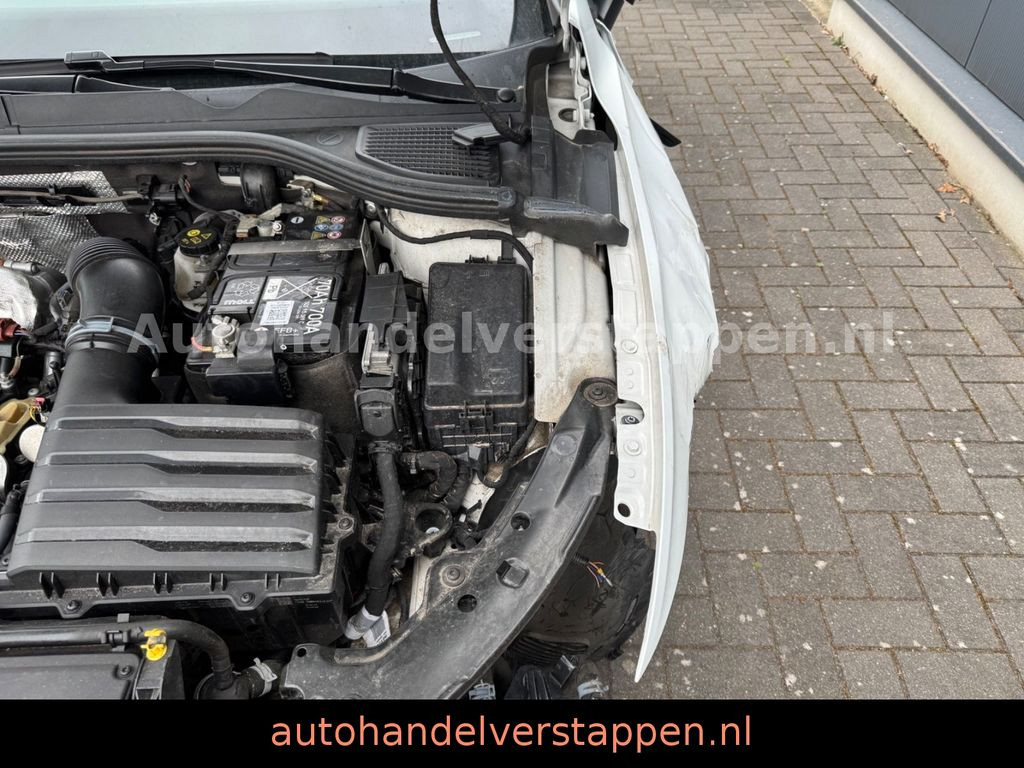 Volkswagen Golf VIII Lim. R 4Motion Performance Panorama
