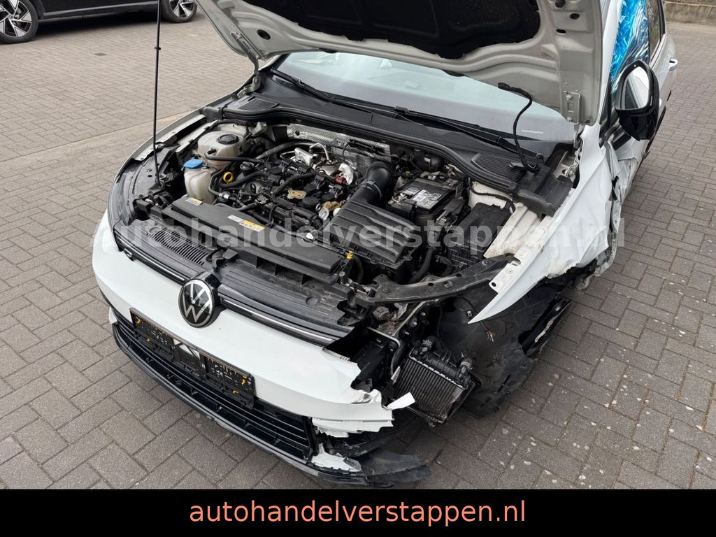 Volkswagen Golf VIII Lim. R 4Motion Performance Panorama