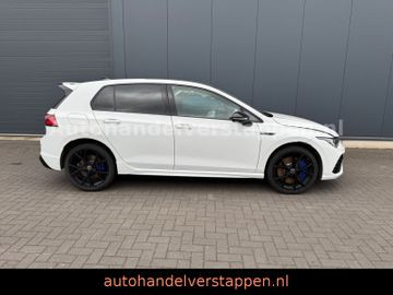 Volkswagen Golf VIII Lim. R 4Motion Performance Panorama