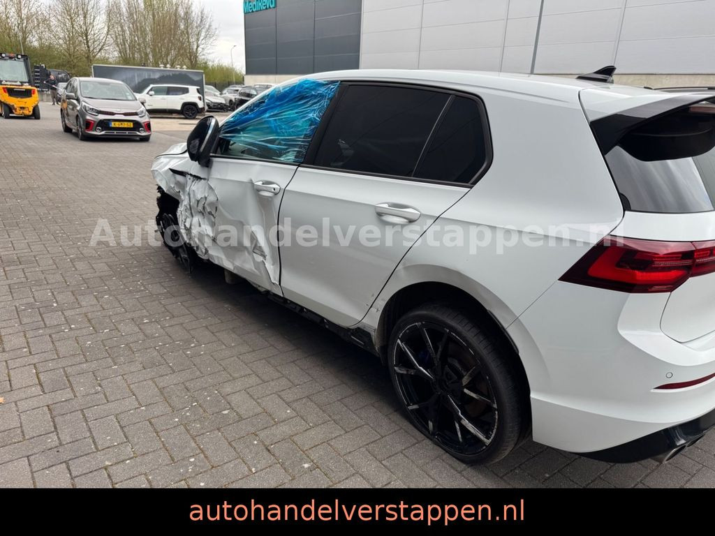 Volkswagen Golf VIII Lim. R 4Motion Performance Panorama