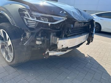 Audi E-tron 55 Quattro Advanced 300KW