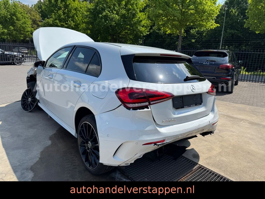 Mercedes-Benz A 250 e Hybrid AMG Sport Pano Burm Memory