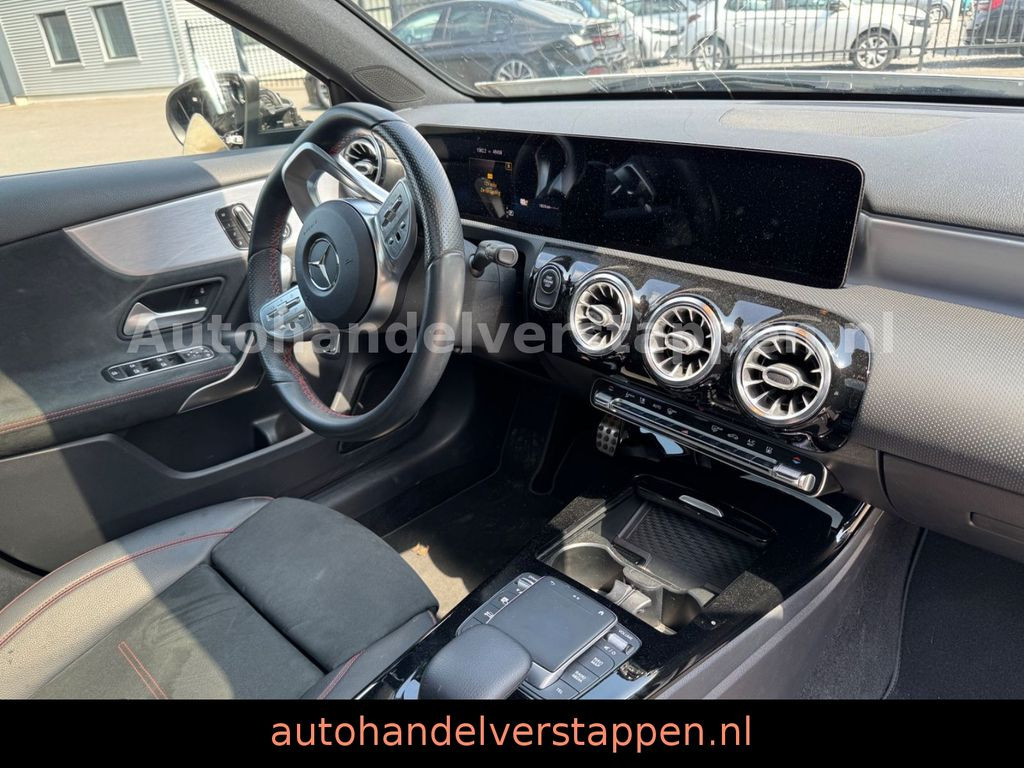 Mercedes-Benz A 250 e Hybrid AMG Sport Pano Burm Memory