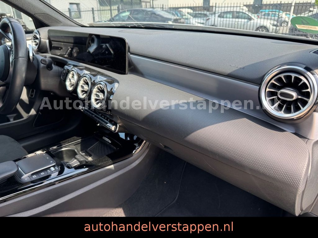 Mercedes-Benz A 250 e Hybrid AMG Sport Pano Burm Memory