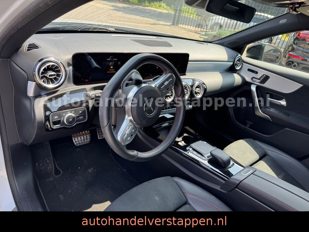 Mercedes-Benz A 250 e Hybrid AMG Sport Pano Burm Memory