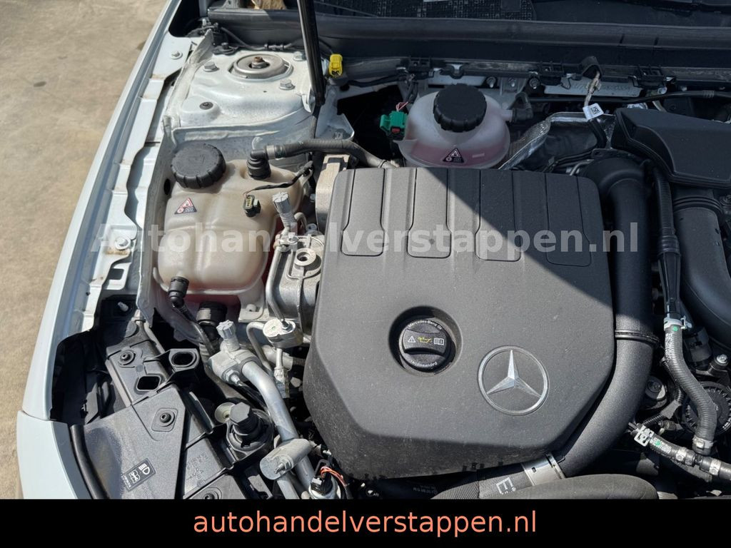 Mercedes-Benz A 250 e Hybrid AMG Sport Pano Burm Memory