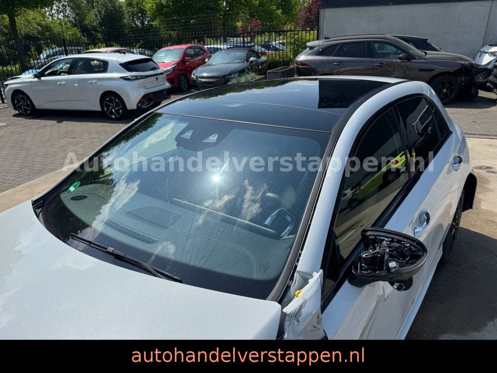 Mercedes-Benz A 250 e Hybrid AMG Sport Pano Burm Memory