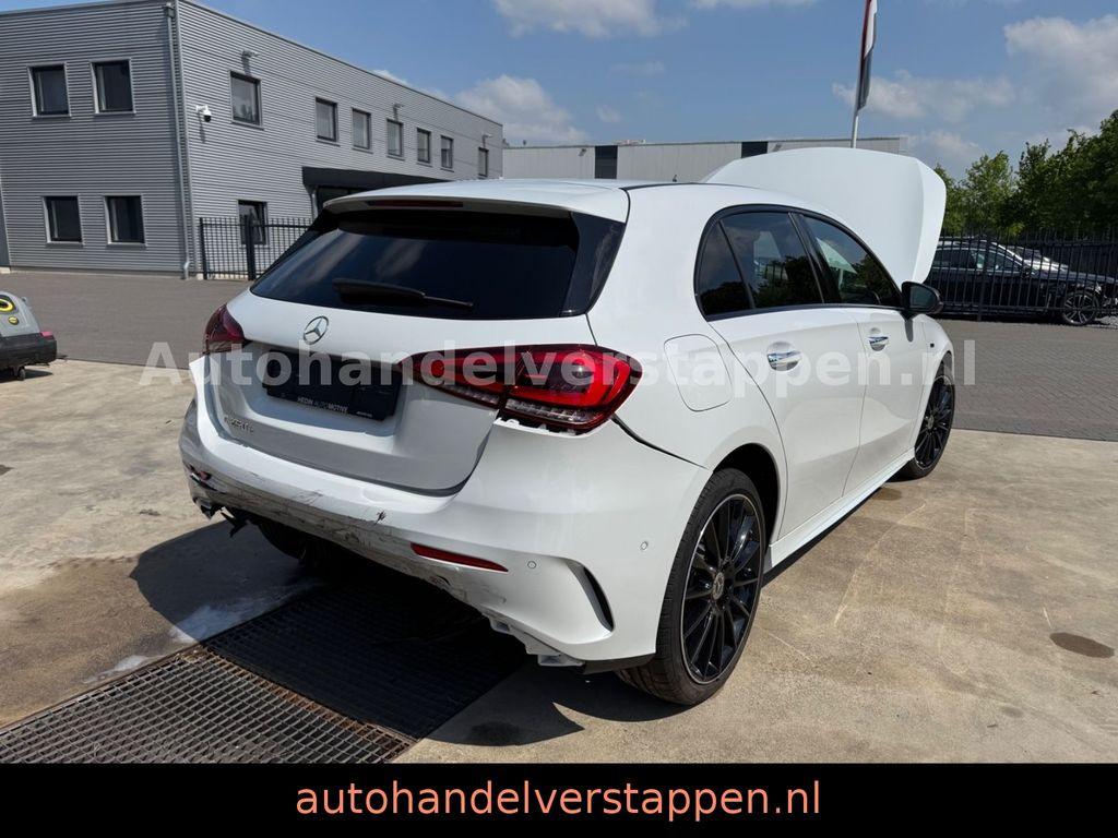 Mercedes-Benz A 250 e Hybrid AMG Sport Pano Burm Memory