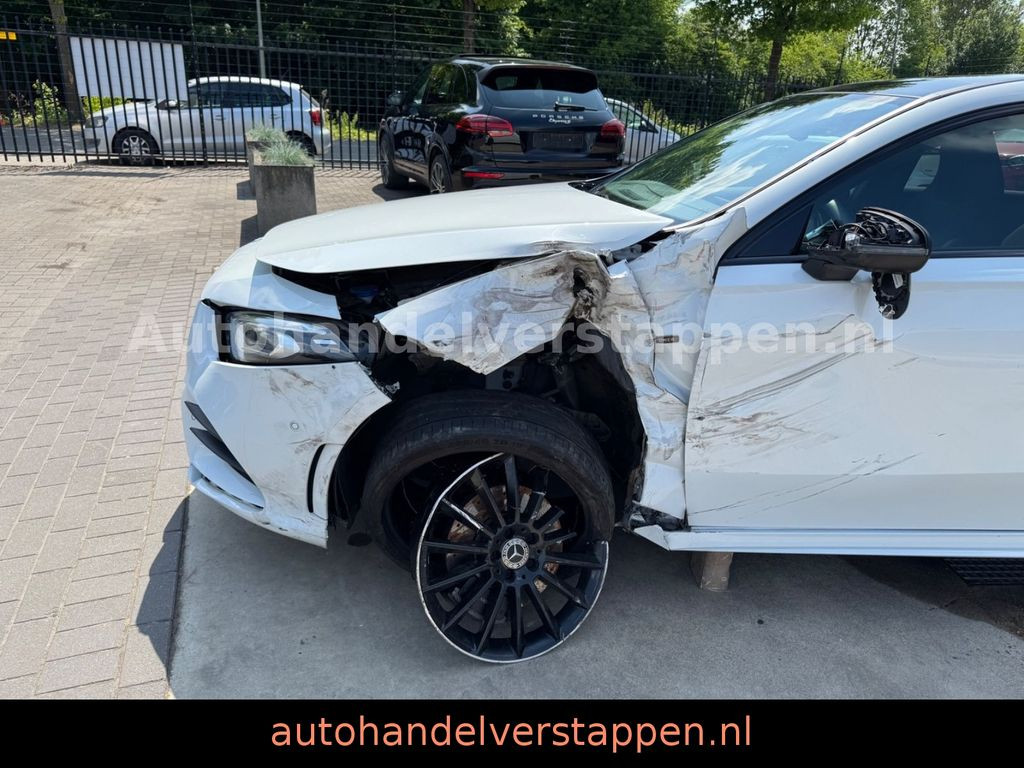 Mercedes-Benz A 250 e Hybrid AMG Sport Pano Burm Memory