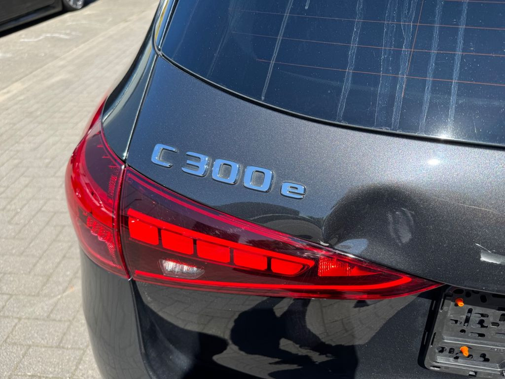 Mercedes-Benz C 300 e AMG Sport Pano Burm Hud Leder