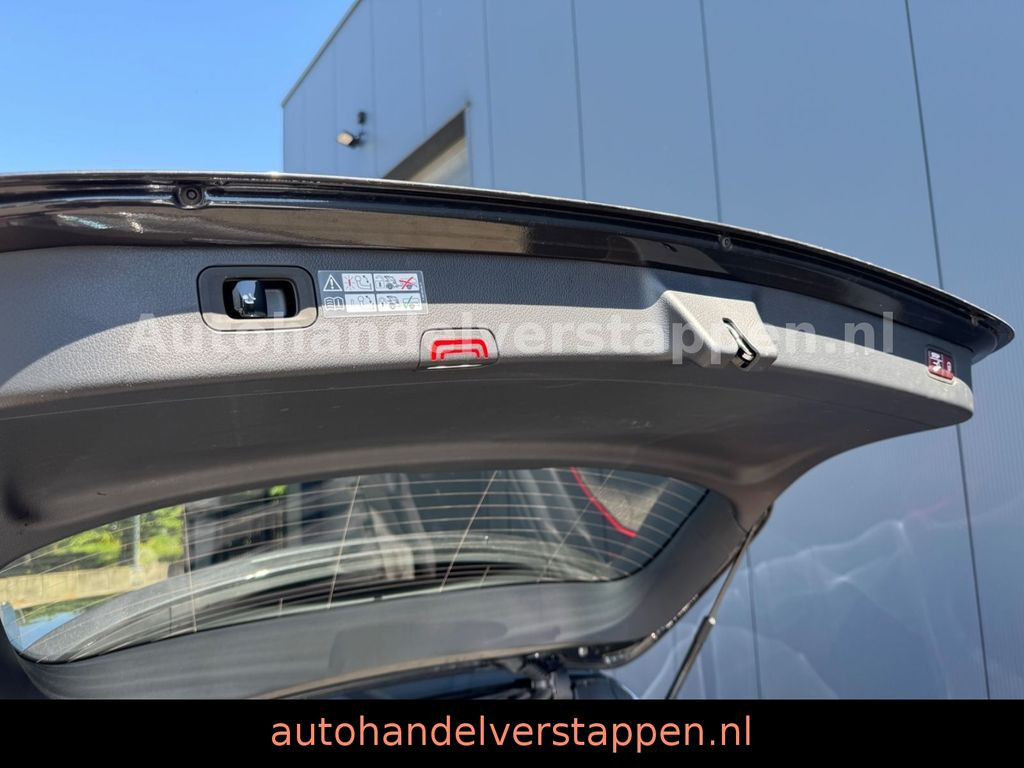 Mercedes-Benz C 300 e AMG Sport Pano Burm Hud Leder
