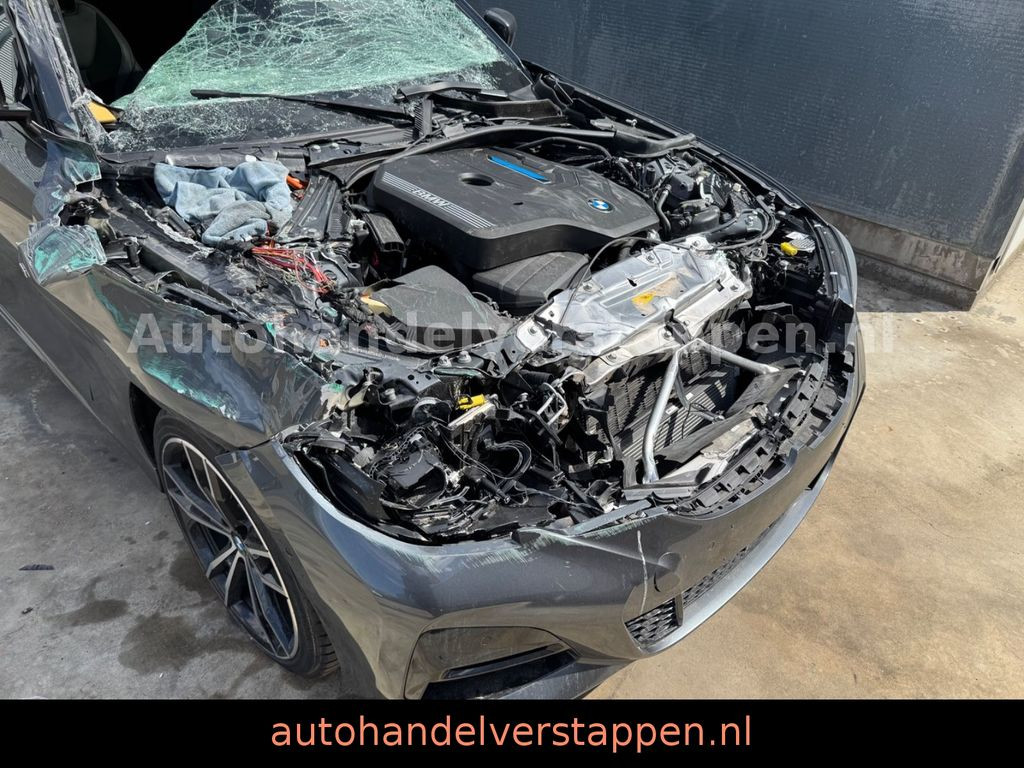 BMW 330e 185KW Plug in M Sport Panorama Laser