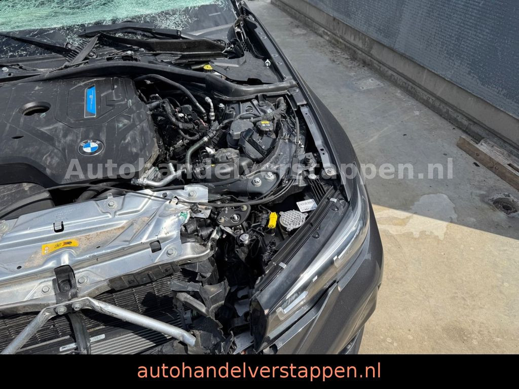 BMW 330e 185KW Plug in M Sport Panorama Laser