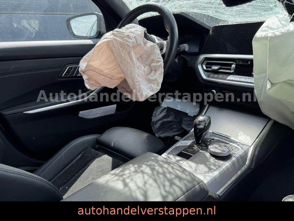 BMW 330e 185KW Plug in M Sport Panorama Laser