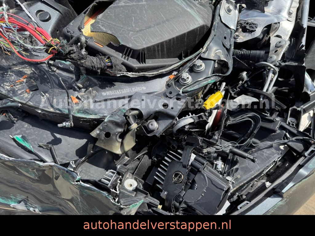 BMW 330e 185KW Plug in M Sport Panorama Laser