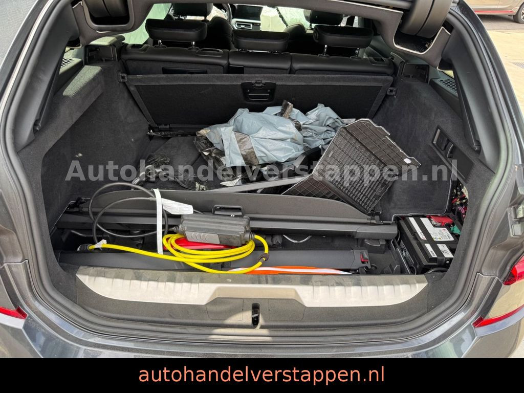 BMW 330e 185KW Plug in M Sport Panorama Laser